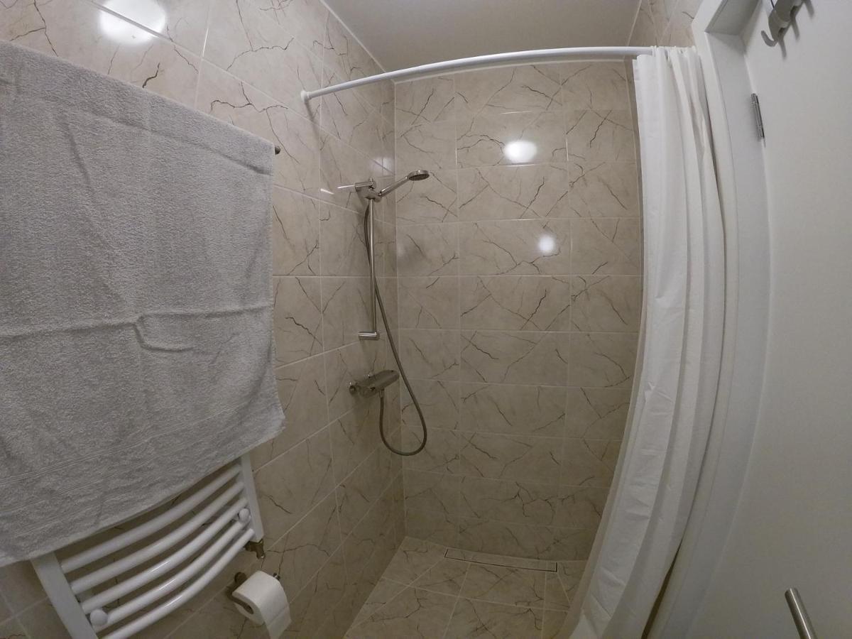 Lapegle Hotel Aluksne Bagian luar foto